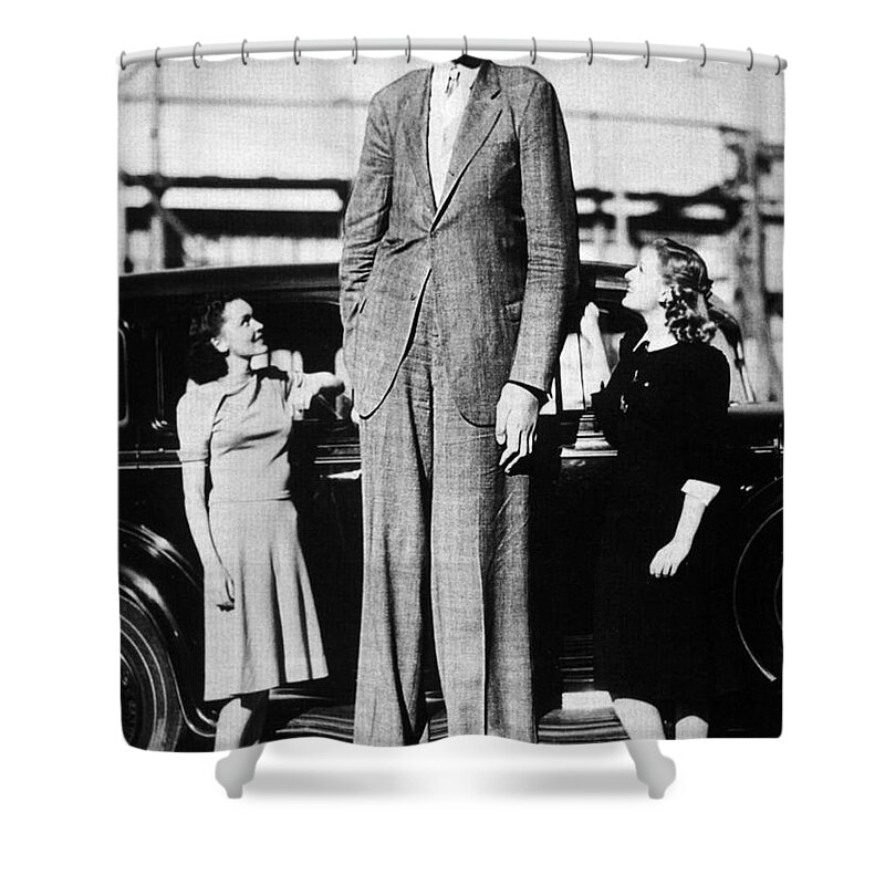 Robert Pershing Wadlow Shower Curtain featuring the photograph Robert Pershing Wadlow, Tallest Man by Science Source