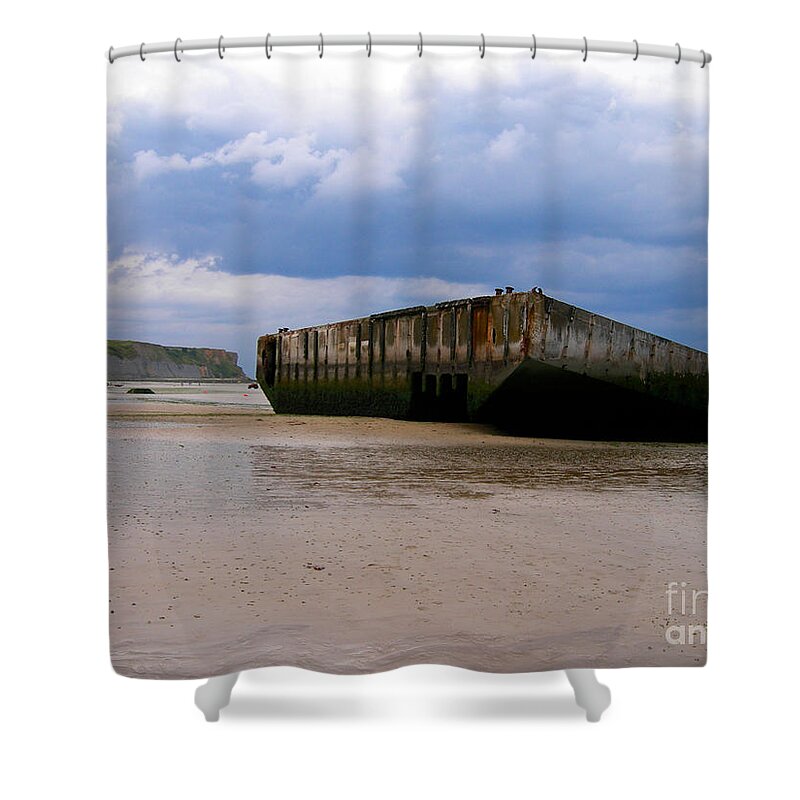  Shower Curtain featuring the photograph The Last Grave by Donato Iannuzzi