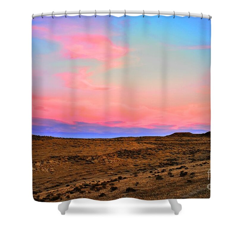 Pink Skies Shower Curtain featuring the photograph Wyoming Lights by Anthony Wilkening