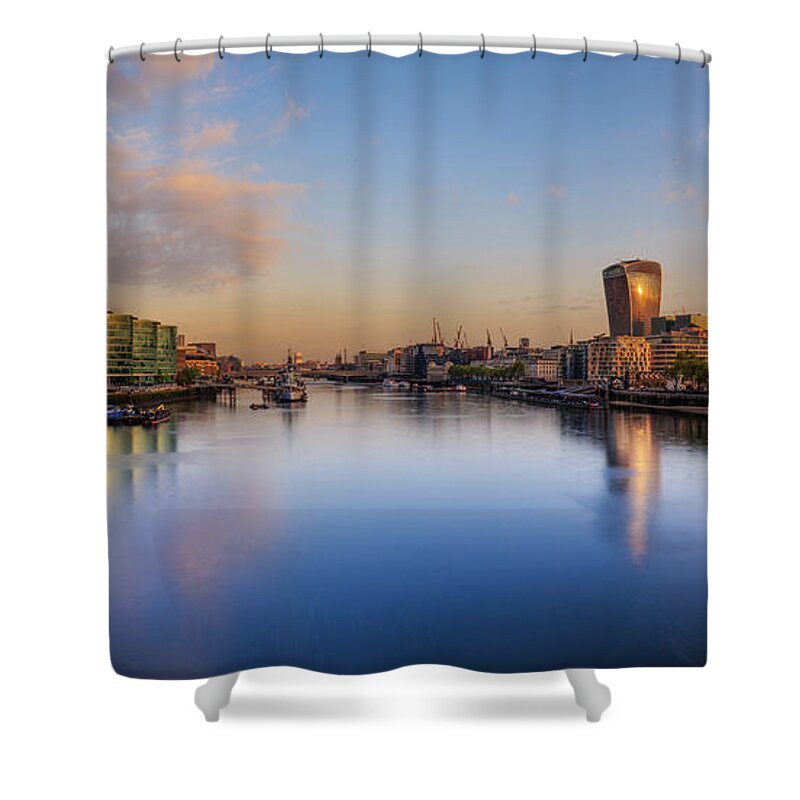 London Shower Curtain featuring the photograph London Panorama by Rob Davies