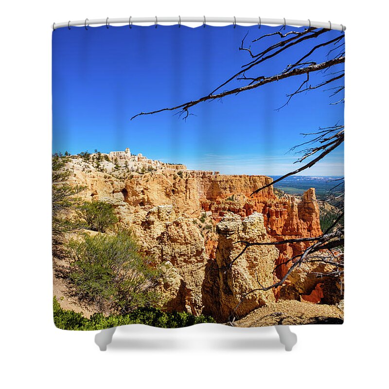Bryce Canyon Shower Curtain featuring the photograph Bryce Canyon Utah #18 by Raul Rodriguez