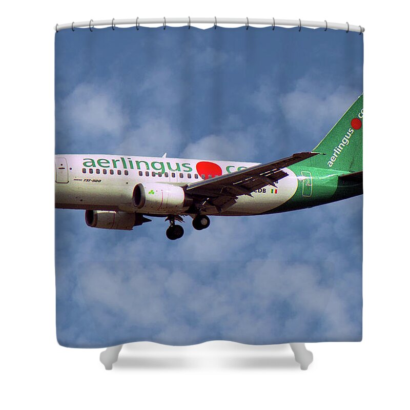 Aer Lingus Shower Curtain featuring the photograph Aer Lingus Boeing 737-548 by Smart Aviation