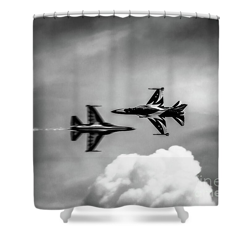T-50b Shower Curtain featuring the photograph Belly Pass by Ray Shiu
