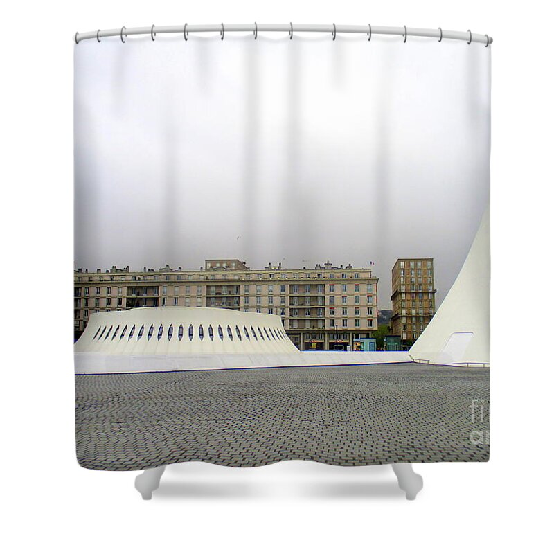 Bibliotheque Oscar Niemeyer Shower Curtain featuring the photograph Bibliotheque Oscar Niemeyer 15 by Randall Weidner