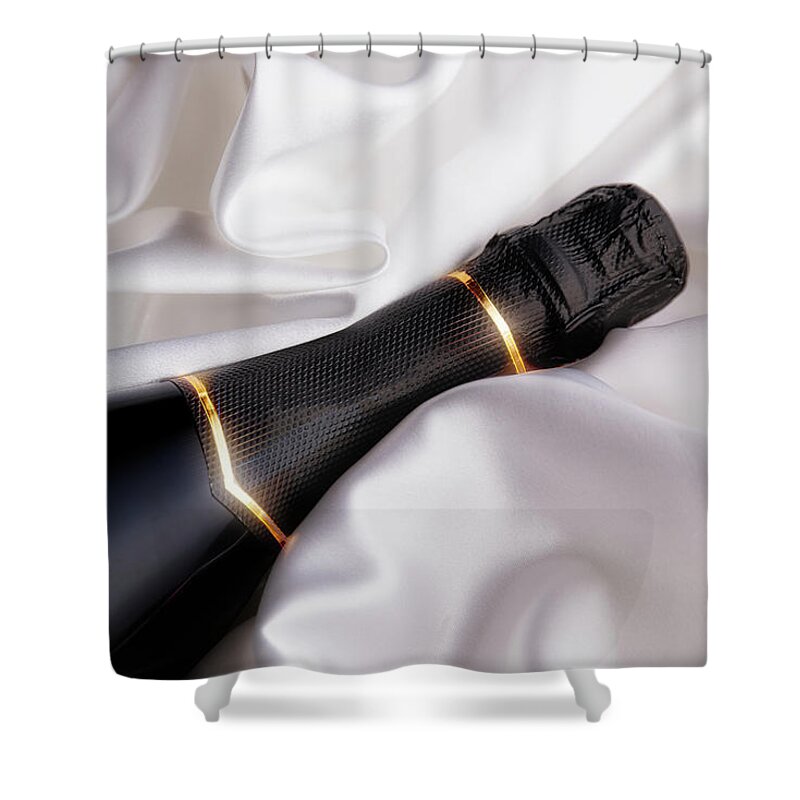Champagne Shower Curtain featuring the photograph Champagne Glow by Tom Mc Nemar
