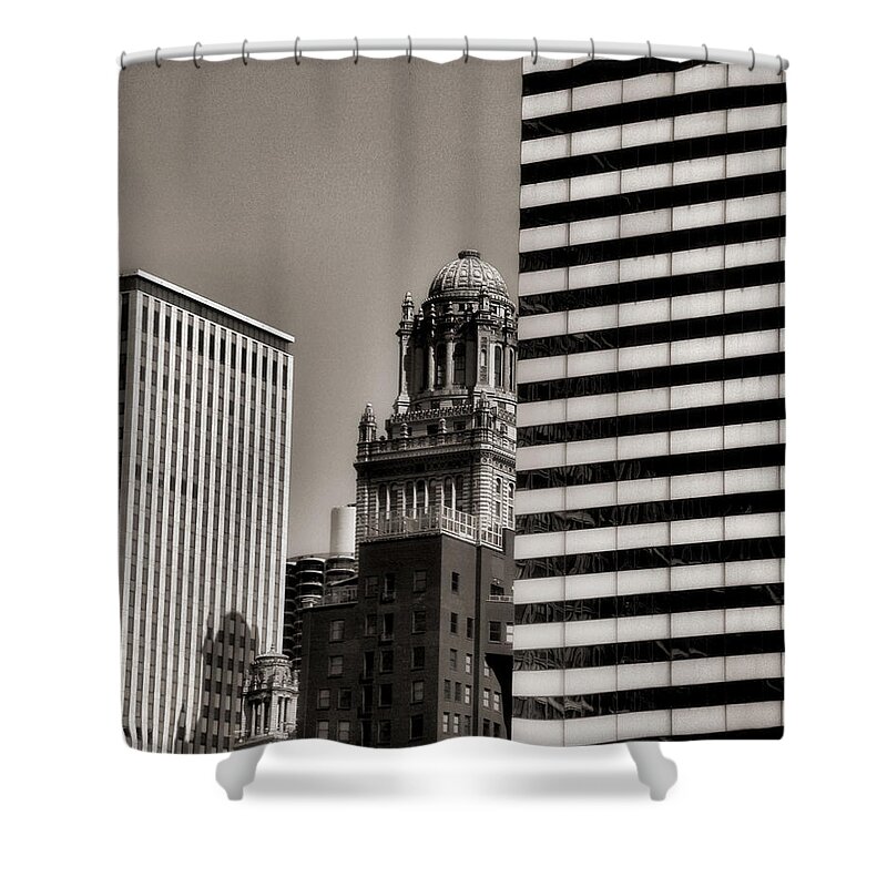 Chicago Architecture Shower Curtain featuring the photograph Chicago Architecture - 14 by Ely Arsha
