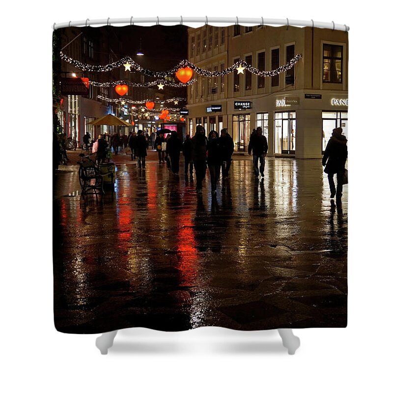 Christmas Shower Curtain featuring the photograph Christmas Shopping by Inge Riis McDonald