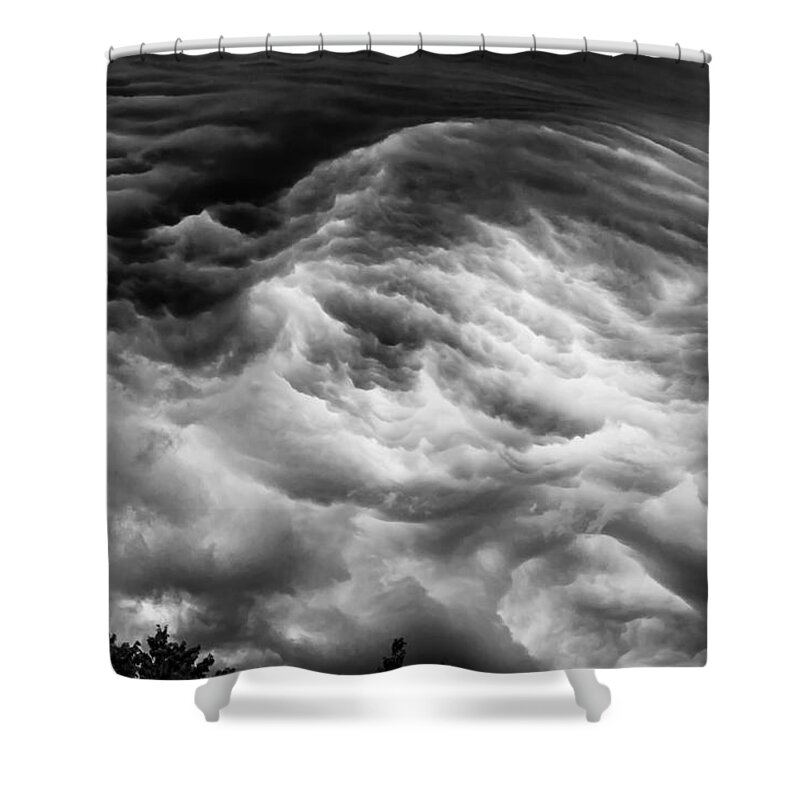 Nature Shower Curtain featuring the photograph Come closer by Charles McCleanon