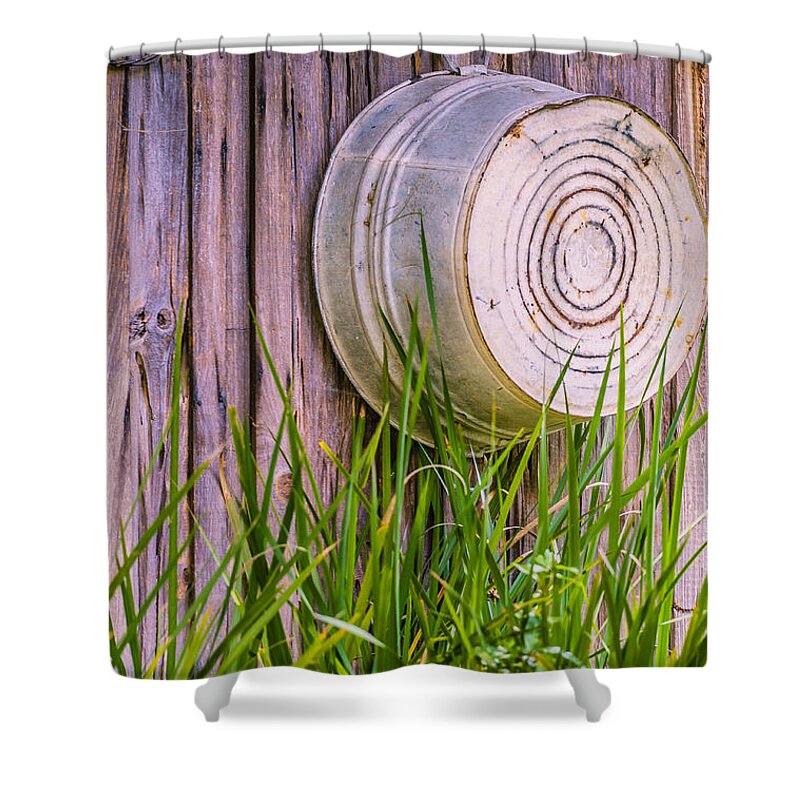 Washtub Shower Curtain featuring the photograph Country Bath Tub by Carolyn Marshall