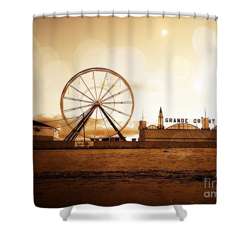Marcia Lee Jones Shower Curtain featuring the photograph Days End by Marcia Lee Jones