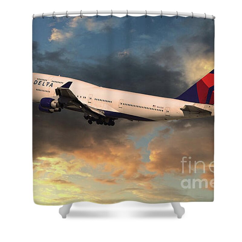Delta Shower Curtain featuring the digital art Delta Airlines Boeing 747 N633US by Airpower Art