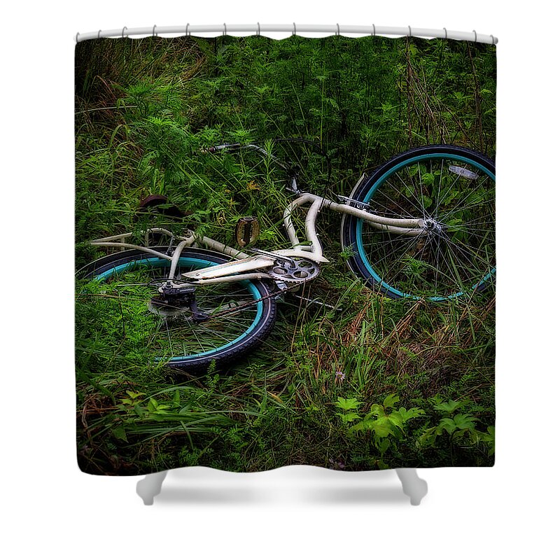 Bicycle Shower Curtain featuring the photograph Discarded by Alan Raasch