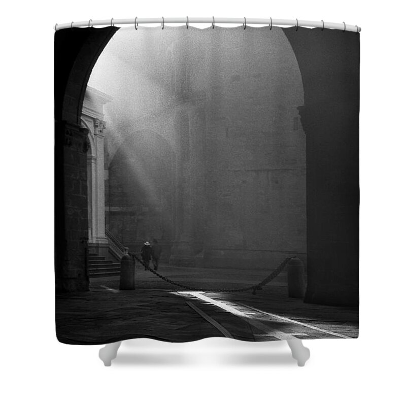Monochrome Shower Curtain featuring the photograph Hand In Hand by Sergio Bondioni