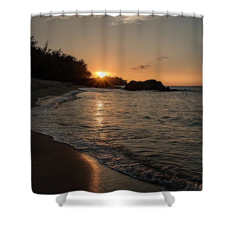 Hawaii Shower Curtain featuring the photograph Last Light by Teresa Wilson