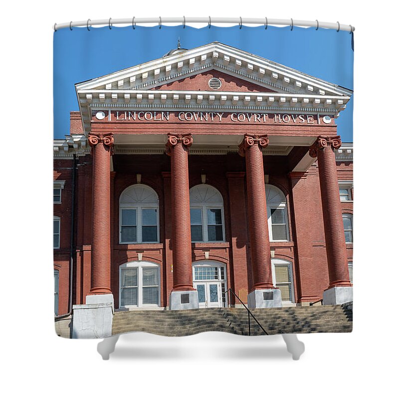 Americana Shower Curtain featuring the photograph Lincoln County Courthouse by Sharon Popek