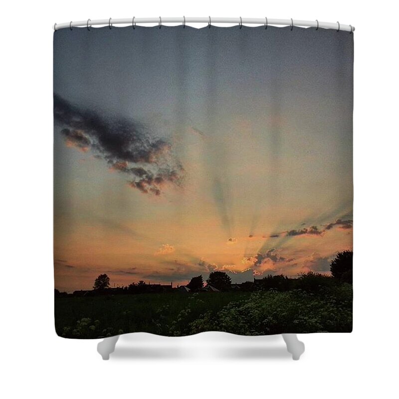 Beautiful Shower Curtain featuring the photograph Love A Sunray Sunset 😊 by Vicki Field