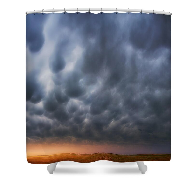 Mammatus Clouds Shower Curtain featuring the photograph Mammatus over Madrid by Darren White