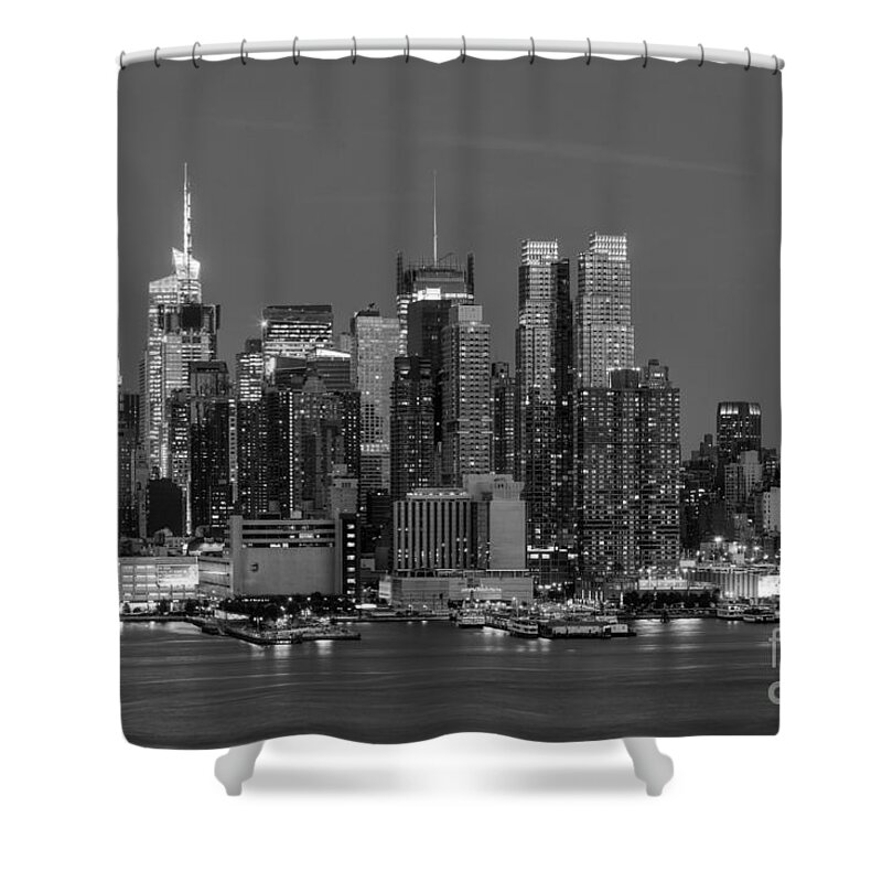 Clarence Holmes Shower Curtain featuring the photograph Manhattan Twilight IV by Clarence Holmes