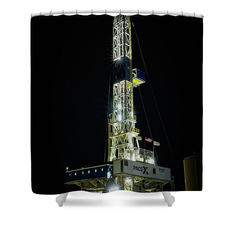 Drilling Rig Shower Curtain featuring the photograph Nabors X09 by Jonas Wingfield