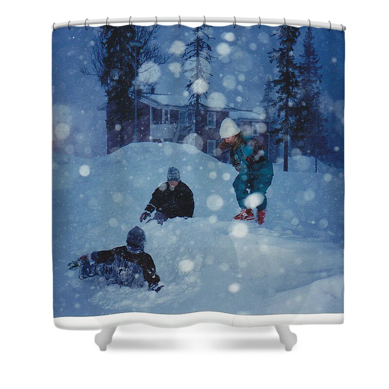 Snow Shower Curtain featuring the photograph Overnight snow by Maria Joy