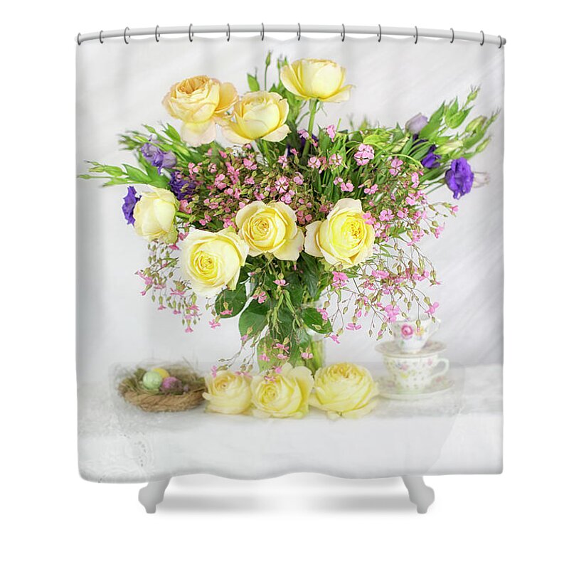 Roses Shower Curtain featuring the photograph Peachy Yellow Roses and Lisianthus Bouquet by Susan Gary