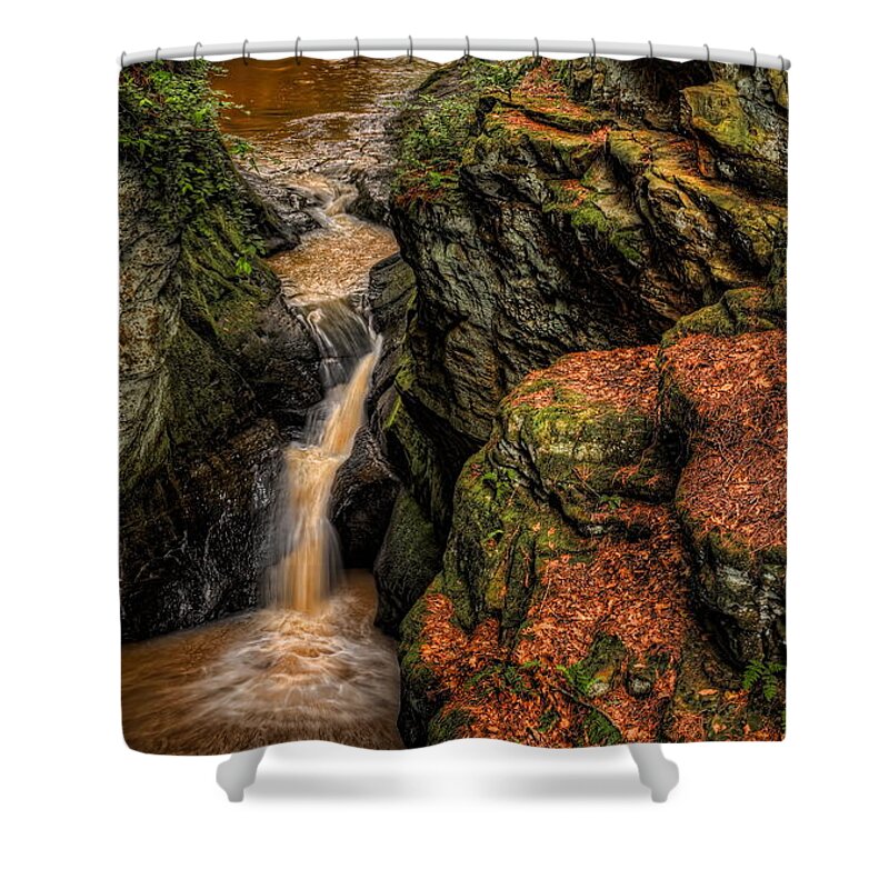 Pewits Nest Shower Curtain featuring the photograph Pewits Nest Three Waterfalls by Dale Kauzlaric