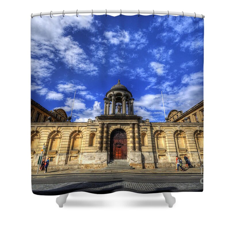 Yhun Suarez Shower Curtain featuring the photograph Queens College - Oxford by Yhun Suarez