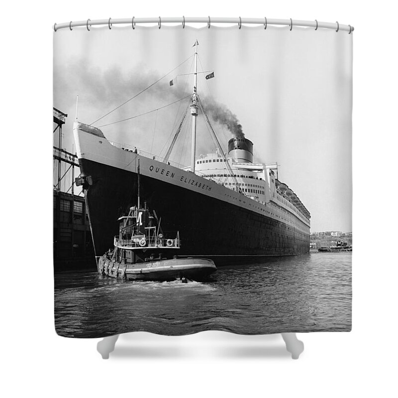Historic Shower Curtain featuring the photograph RMS Queen Elizabeth by Dick Hanley and Photo Researchers