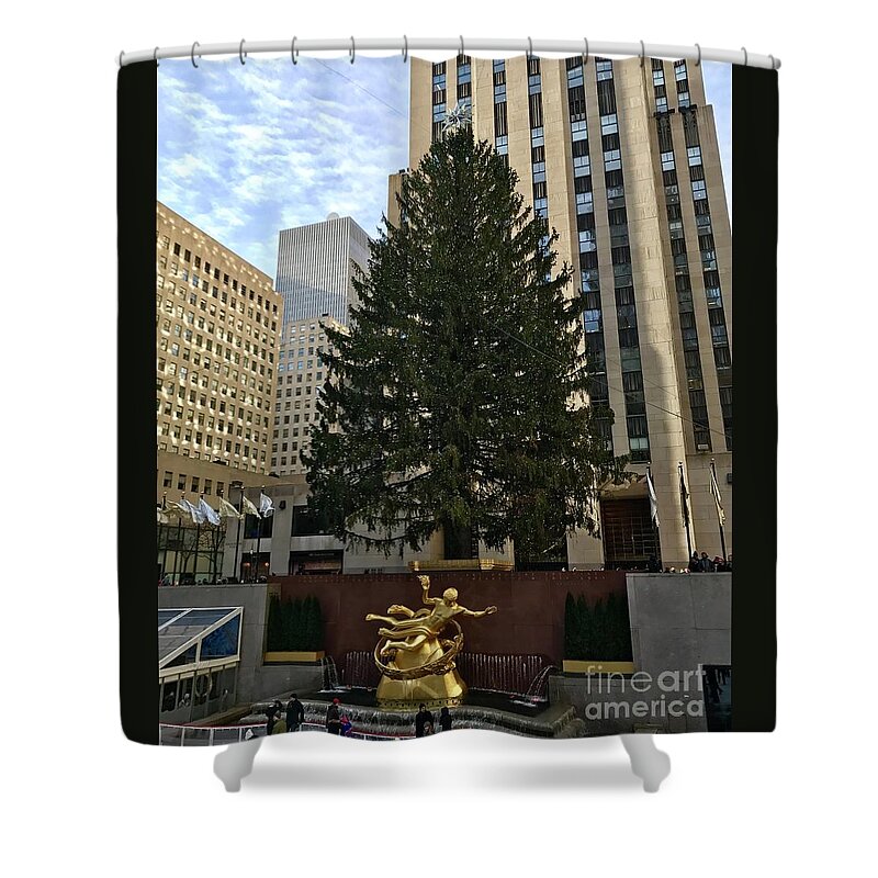 Christmas Tree Shower Curtain featuring the photograph Rockefeller Center Christmas Tree by CAC Graphics