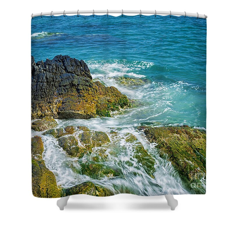 Newport Shower Curtain featuring the photograph Newport Cliffs by Lorraine Cosgrove