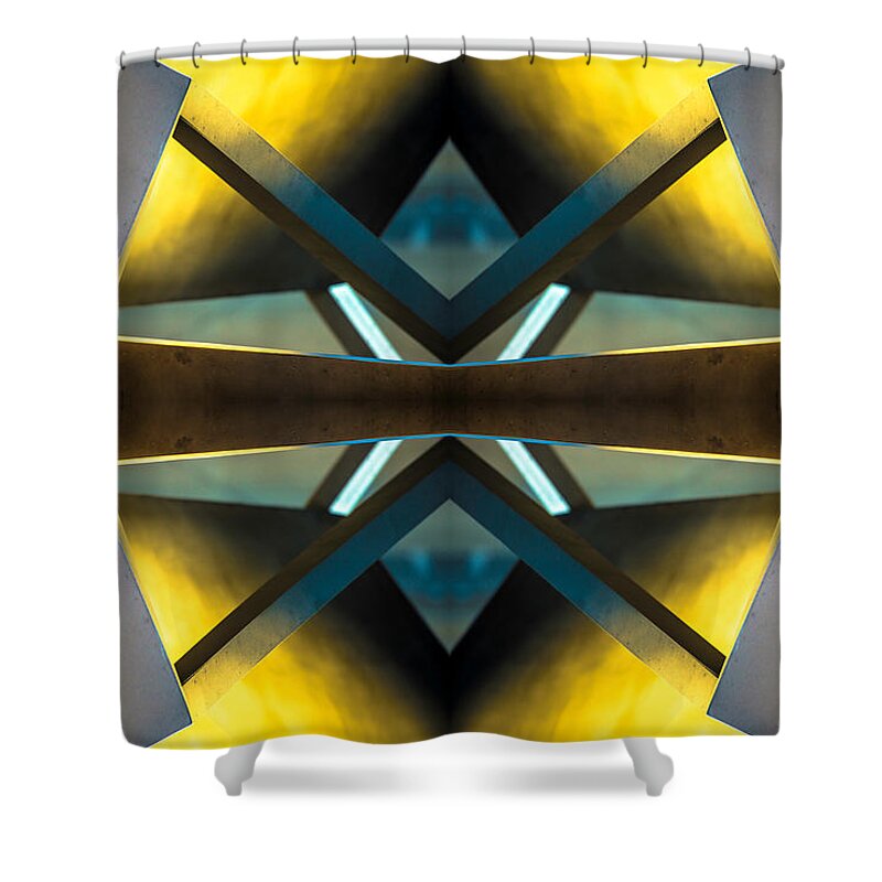  Shower Curtain featuring the photograph Sculpture on Southport N66V2 by Raymond Kunst