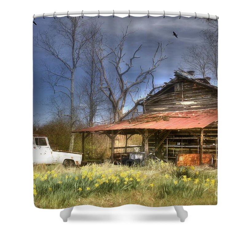 Tobacco Barn Shower Curtain featuring the photograph Spring Tobacco Barn by Benanne Stiens