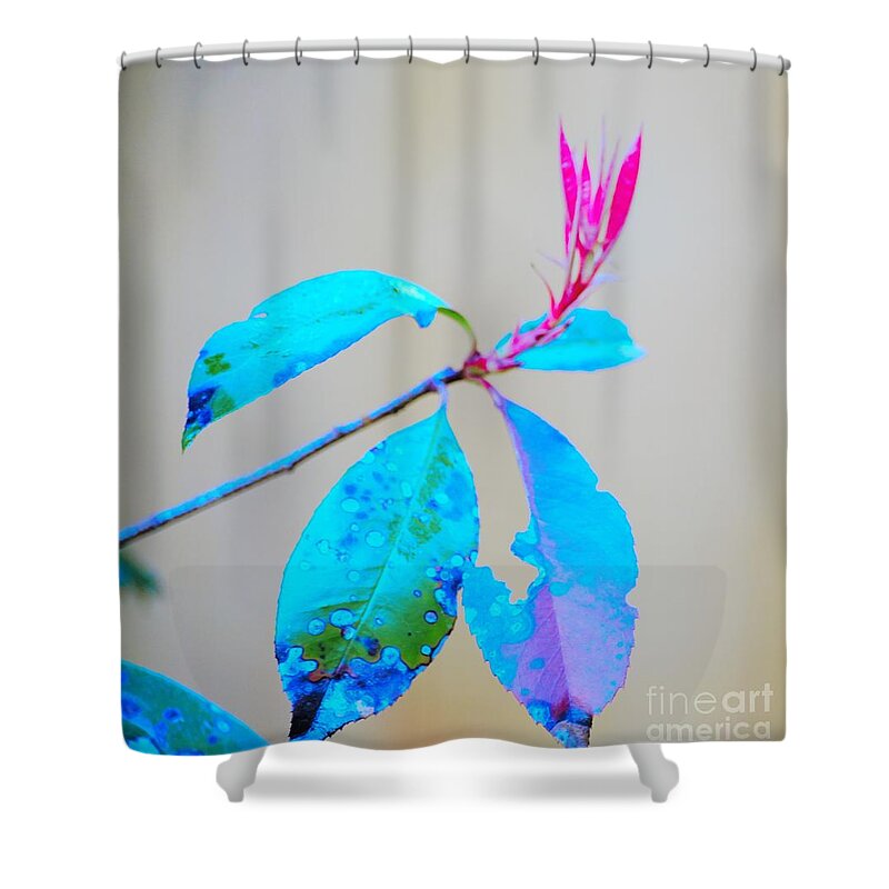 Leaves Shower Curtain featuring the photograph Standing up by Merle Grenz