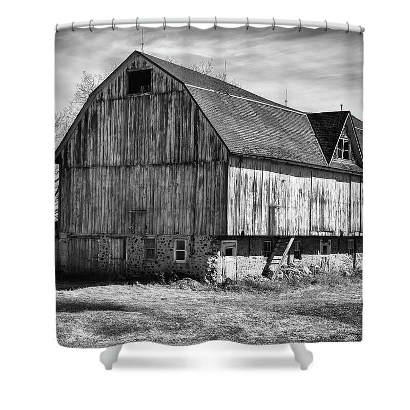 Monochrome Shower Curtain featuring the photograph The Old Barn by John Roach