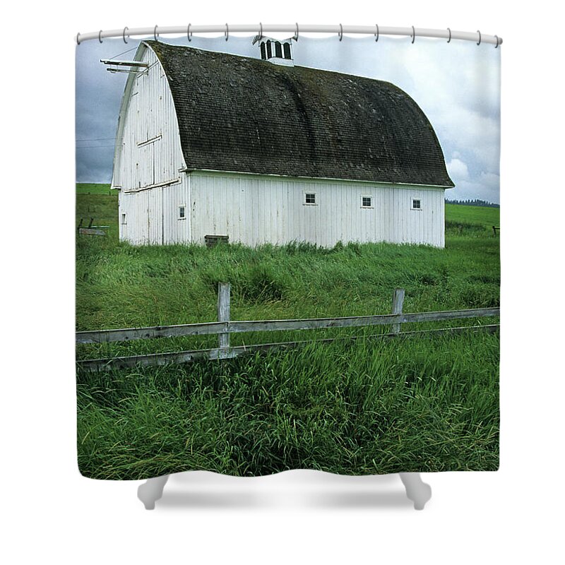 Outdoors Shower Curtain featuring the photograph Viola White Barn by Doug Davidson