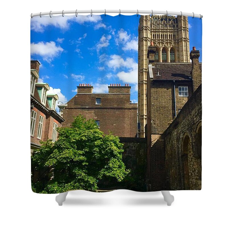 Westminster Abby Shower Curtain featuring the photograph Westminster Abby Garden by Suzanne Lorenz