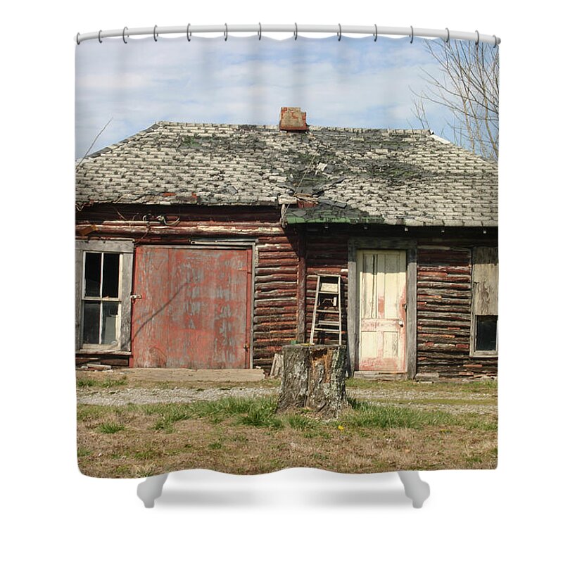 Shower Curtain featuring the photograph Winslow Cabin by Curtis J Neeley Jr