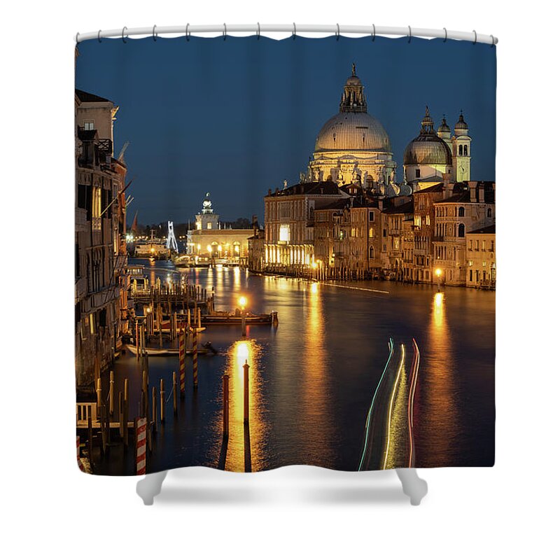 Basc Shower Curtain featuring the photograph Evening light in Venice #3 by Sue Leonard