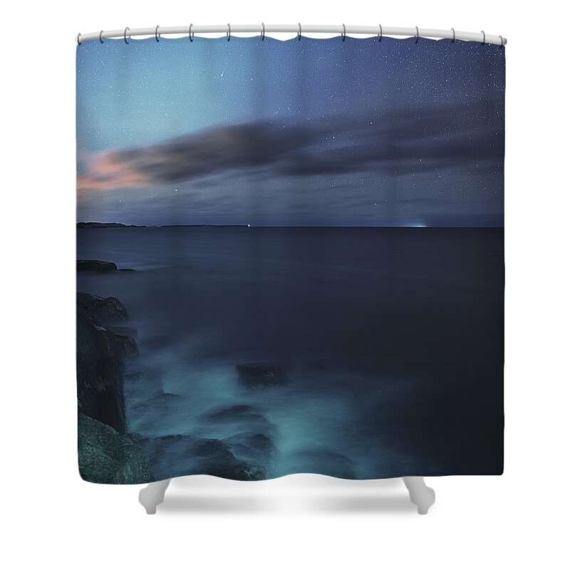 Water's Edge Shower Curtain featuring the photograph Comet Ison Over The Atlantic by Shaunl