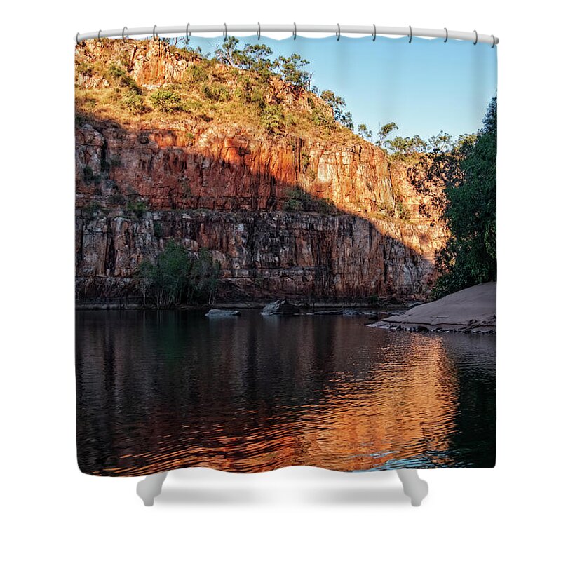 Katherine Gorge Shower Curtain featuring the photograph Evening Shadows by Catherine Reading