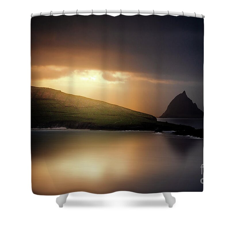 Kremsdorf Shower Curtain featuring the photograph Falling Into Dream by Evelina Kremsdorf