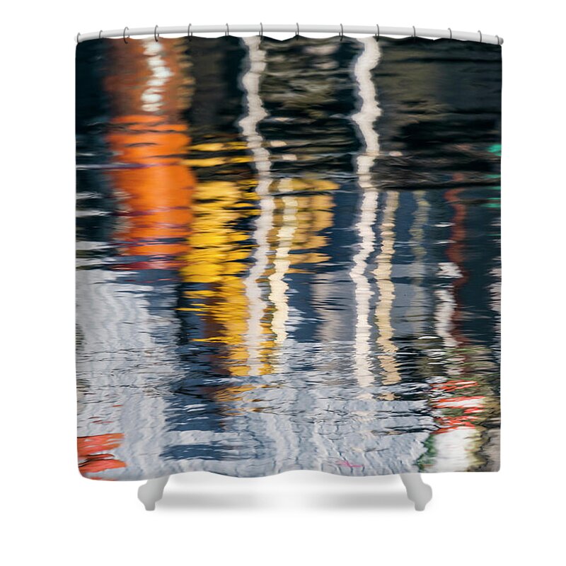 Abstract Shower Curtain featuring the photograph Loss of Focus by Robert Potts