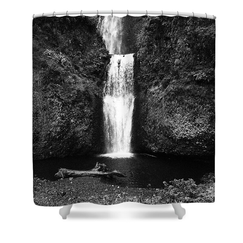 B&w Shower Curtain featuring the photograph Lower Multnomah Falls by Jean Evans