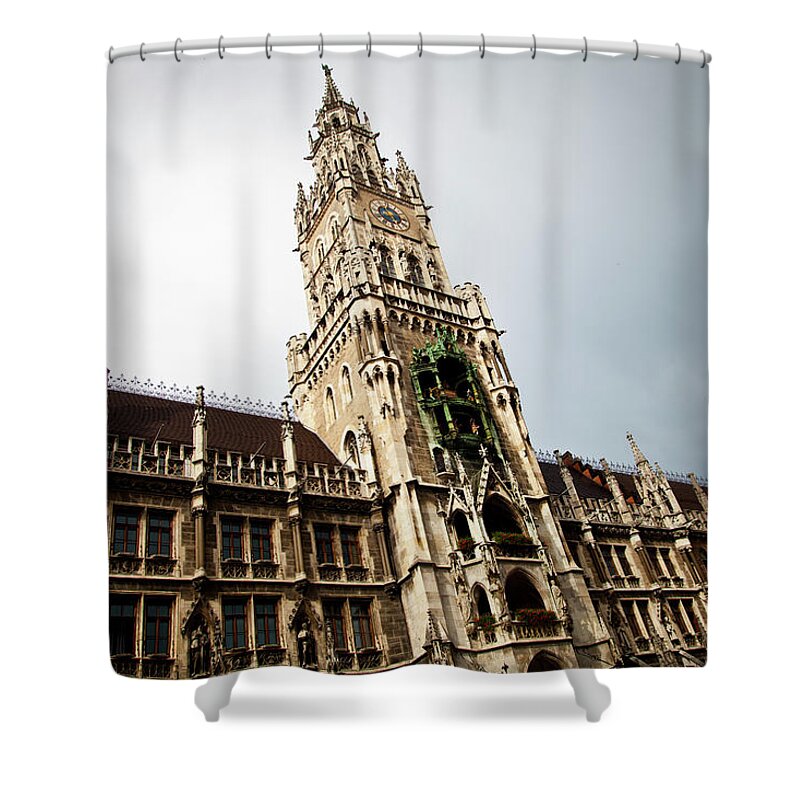 Gothic Style Shower Curtain featuring the photograph Marienplatz And Neues Rathaus, New City by Carlos Sanchez Pereyra