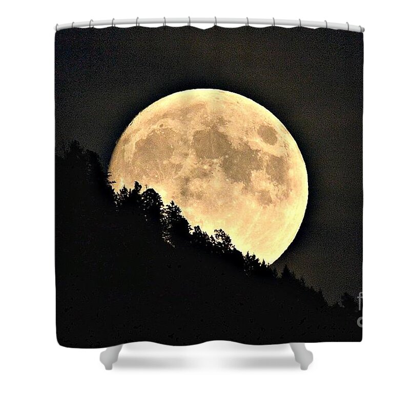 Moon Shower Curtain featuring the photograph Moonrise by Dorrene BrownButterfield