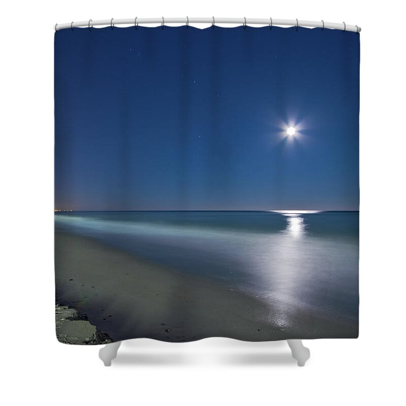 Water's Edge Shower Curtain featuring the photograph Myrtle Beach by Life On Manual