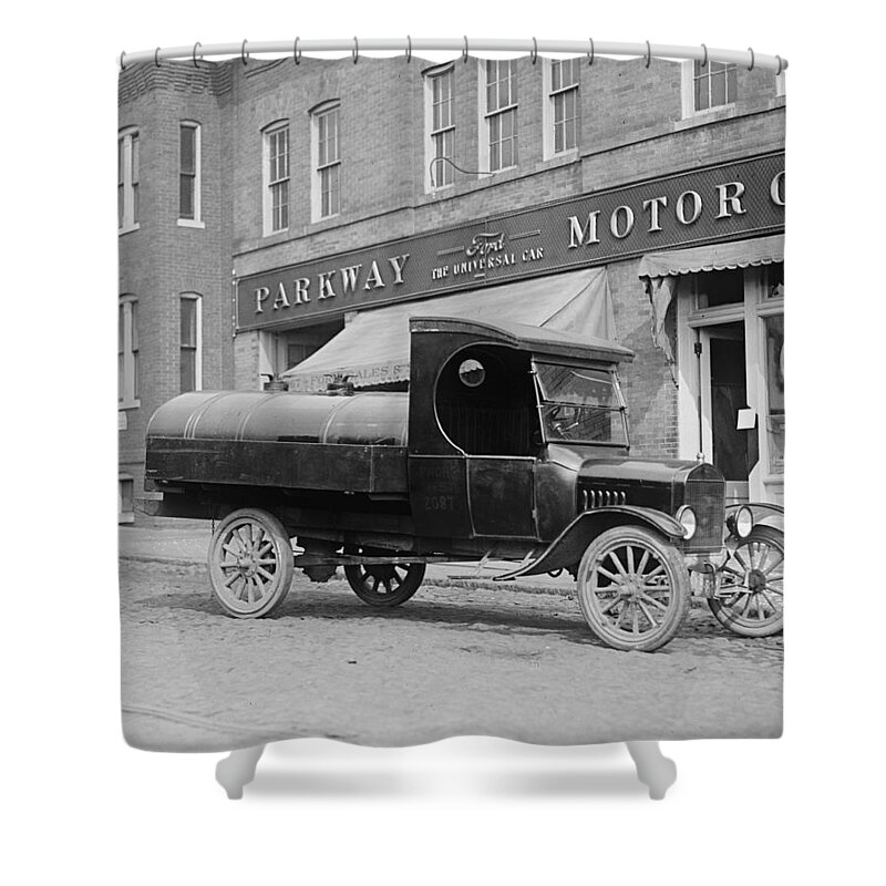 Parkway Shower Curtain featuring the painting Parkway Motors Dealership by 