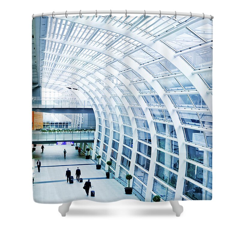 Crowd Shower Curtain featuring the photograph Travellers Rushing by Nikada