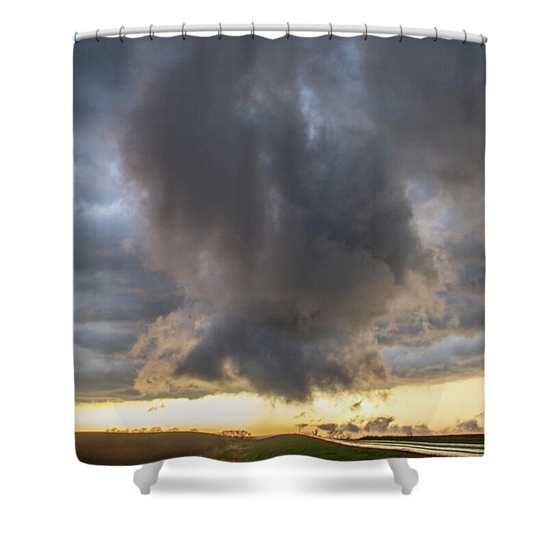 Nebraskasc Shower Curtain featuring the photograph 3rd Storm Chase of 2018 050 by NebraskaSC