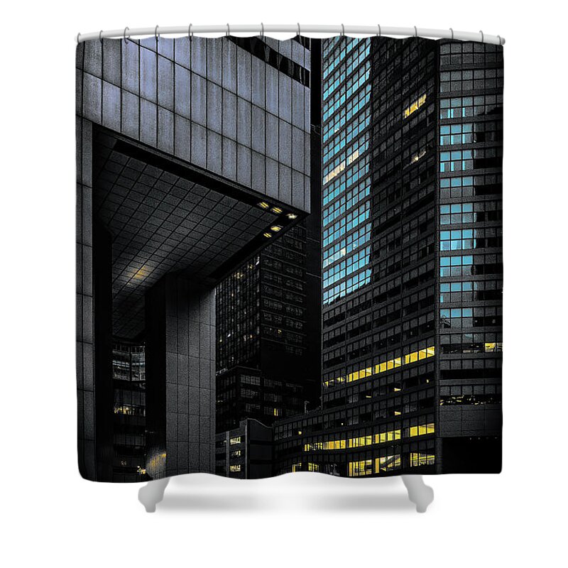 Intersection Shower Curtain featuring the photograph 53rd And Lex At Night by Chris Lord